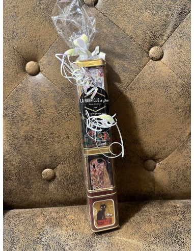 4 tin's : 2 thés verts +2 thés noirs...