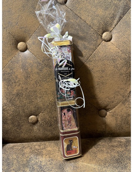 4 tin's : 2 thés verts +2 thés noirs aromatisés